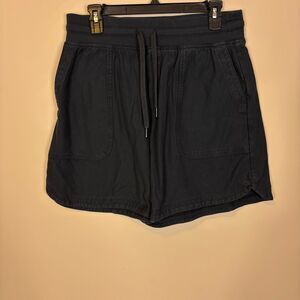 Athleta Black Farallon Midi High Waisted Pull On Shorts Medium